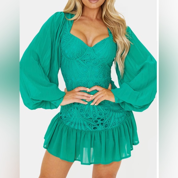 Beautiful green dress - Picture 1 of 3